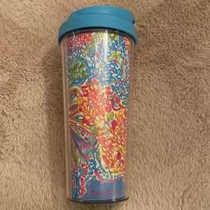 Lilly Pulitzer cup‎ with lid